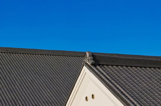 雨漏りしにくい屋根はどれか？ 屋根の種類と雨漏り被害の関係性とは